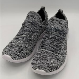 APL Women’s TechLoom Wave Sneakers, Heather grey/black/white